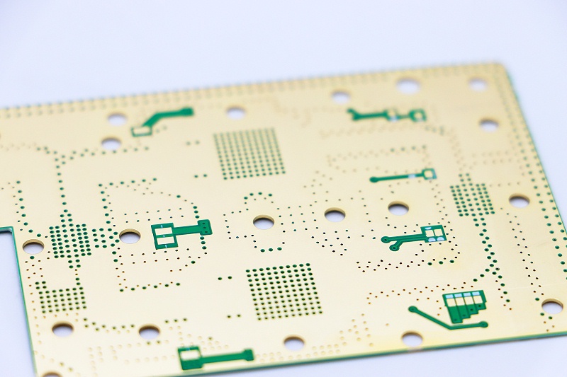 Despre cum să judeci avantajele și dezavantajele circuitelor PCB